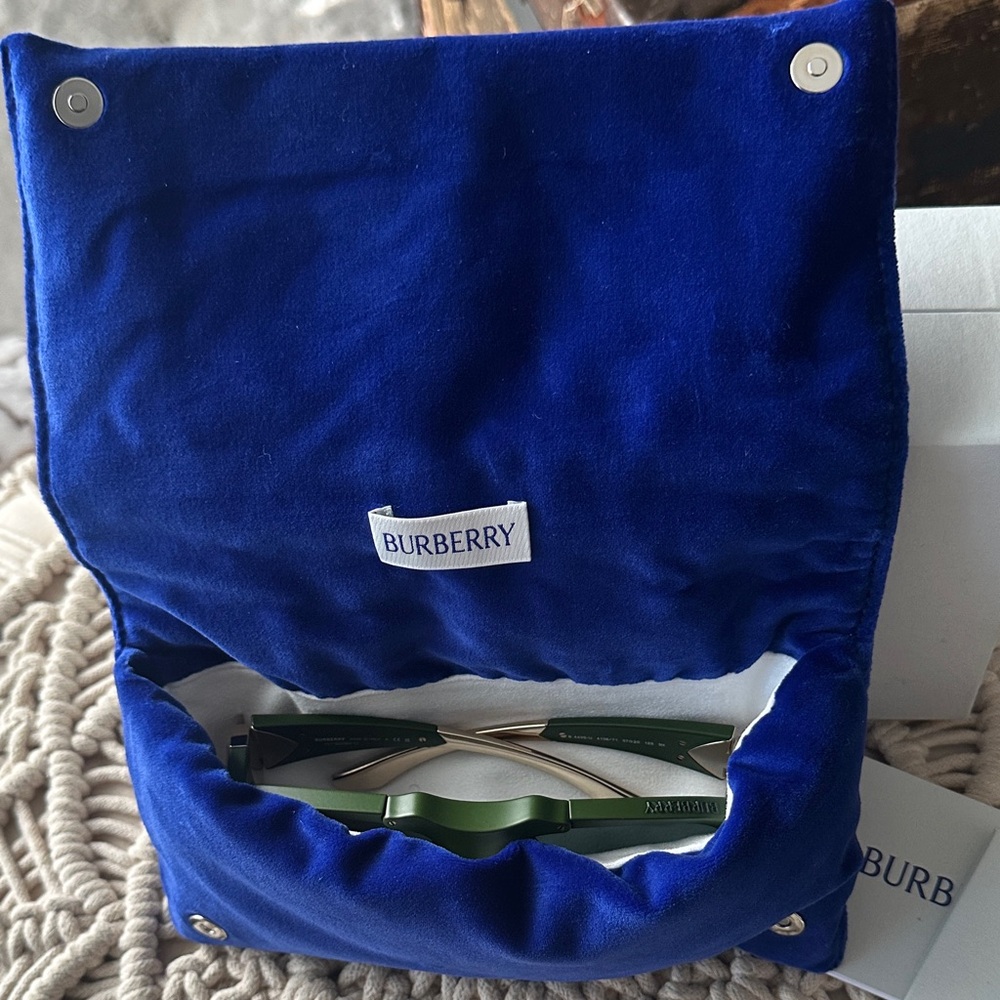 Burberry Olive Green Sunglasses with Blue Case *Unisex!* - Picture 14 of 16